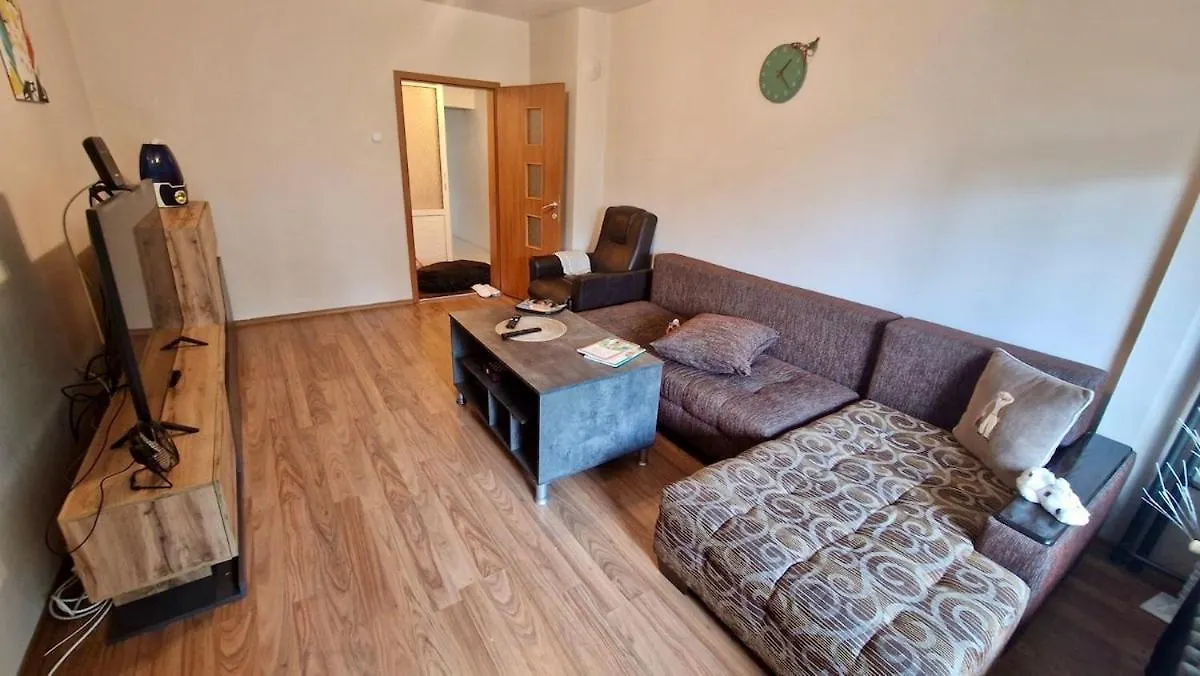 Stylish Apt, Free Parking, Near Center & Airport Βάρνα 0*,  Βουλγαρία