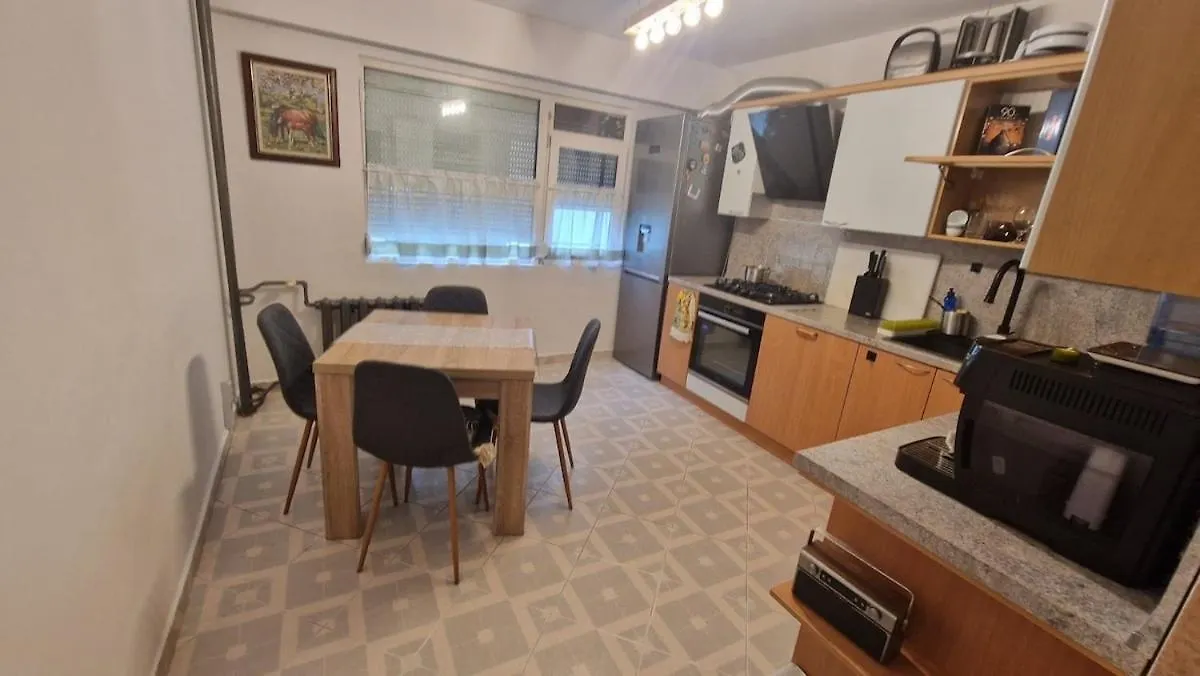 Stylish Apt, Free Parking, Near Center & Airport Βάρνα