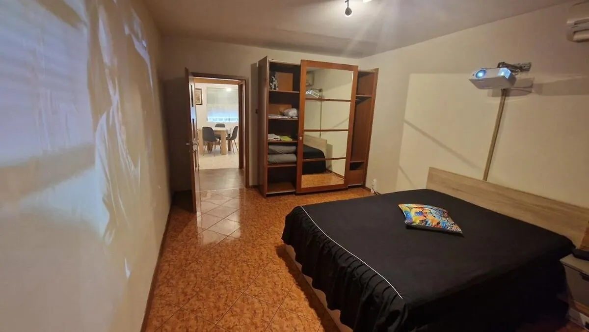 Stylish Apt, Free Parking, Near Center & Airport Βάρνα